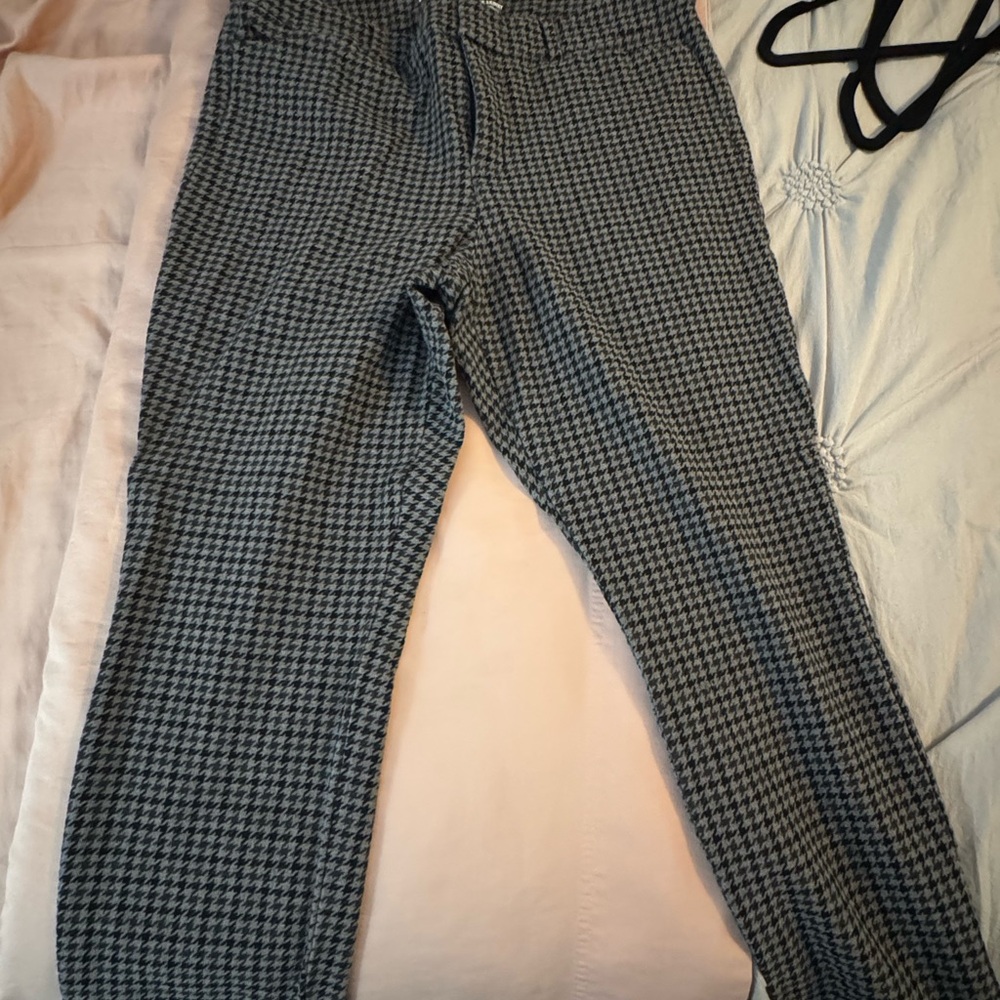 Old Navy Men's Black and Gray Houndstooth Pants